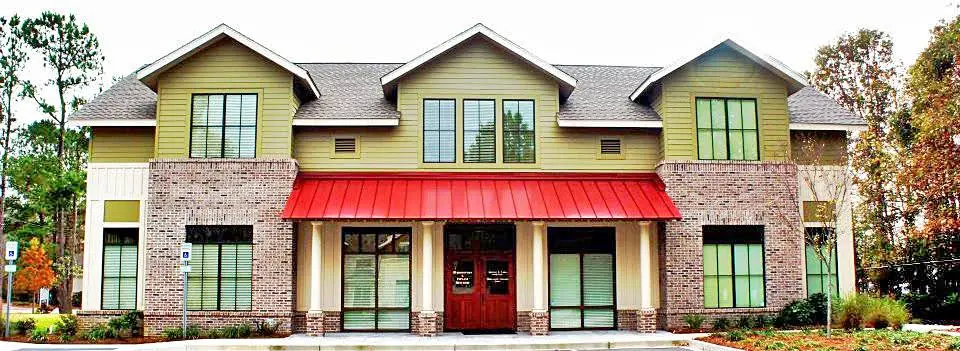 Center for Periodontics & Implant Dentistry - Professional dental clinic exterior with modern facilities