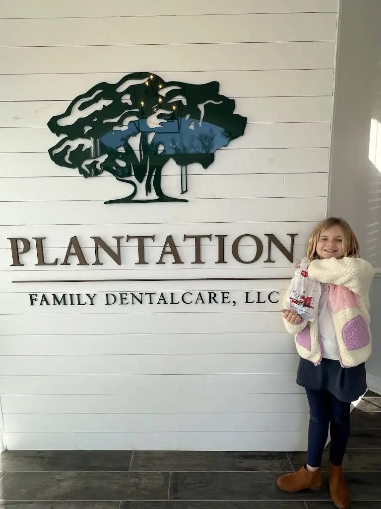 Plantation Family DentalCare - Professional dental clinic exterior with modern facilities