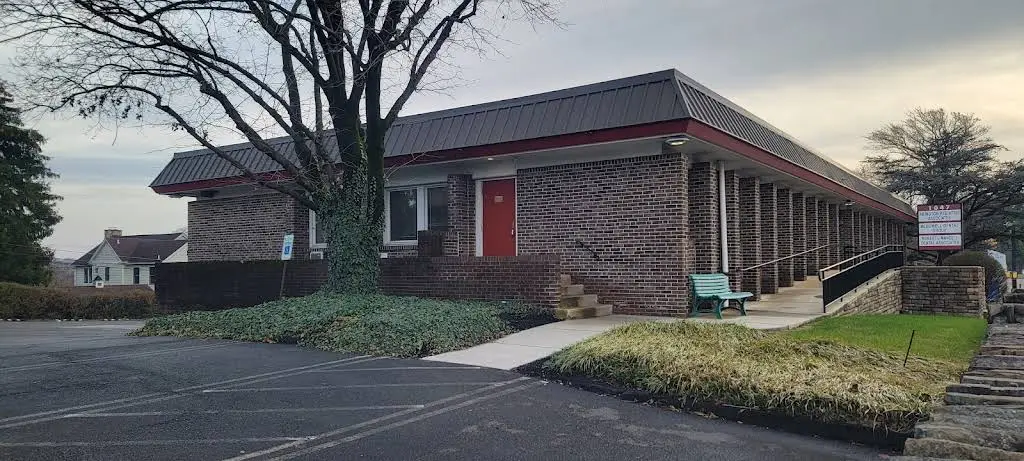 Robert J. Mansell Dental - Professional dental clinic exterior with modern facilities