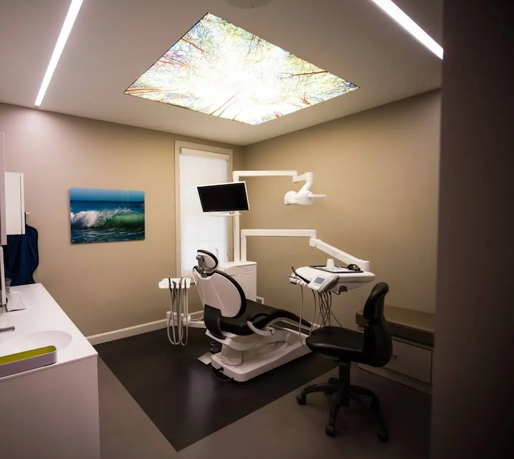 The Haddon Dentist - Andrew J Dietz, DDS - Professional dental clinic exterior with modern facilities