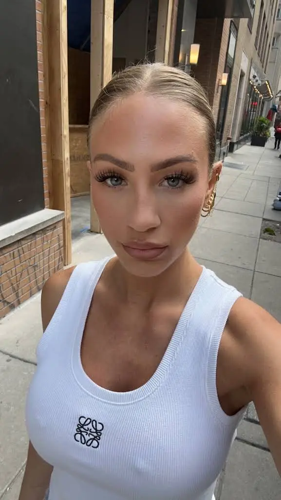 The Aesthetic Room: Ashley Damore, DMD