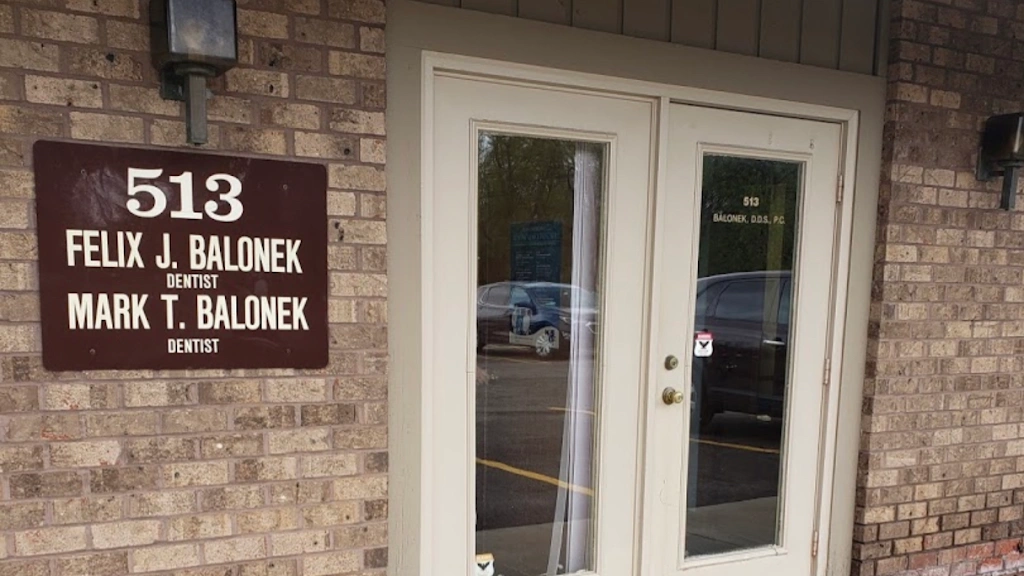 Balonek DDS PC - Professional dental clinic exterior with modern facilities