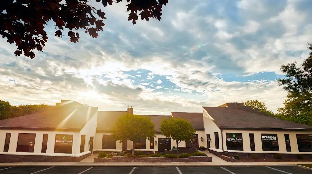 Elmwood Dental Implant & Restoration Center - Professional dental clinic exterior with modern facilities