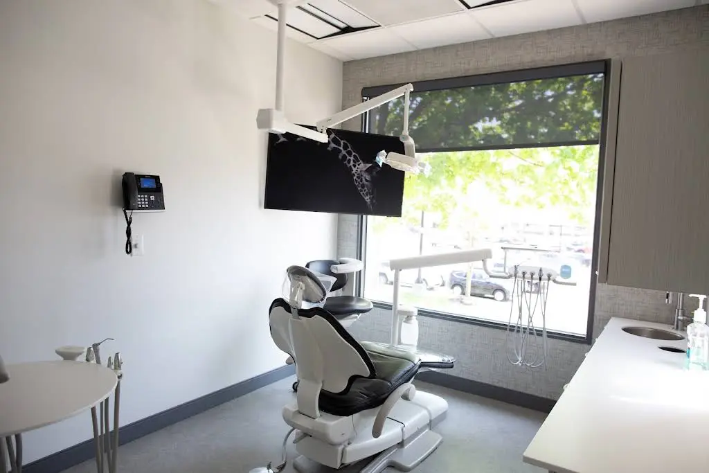 Elmwood Dental Implant & Restoration Center