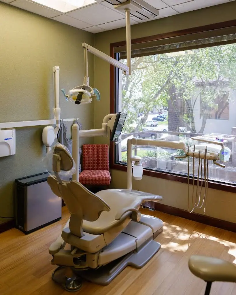 Elmwood Dental Implant & Restoration Center