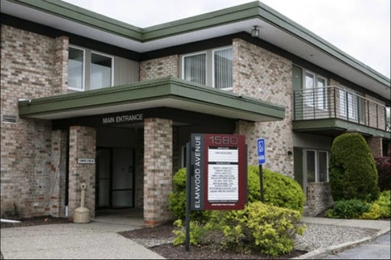 Rochester Dental Care - Professional dental clinic exterior with modern facilities