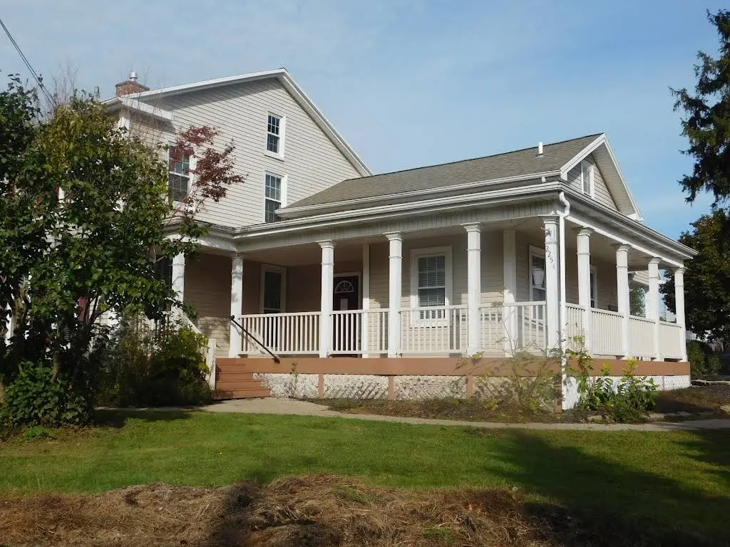 New Renaissance Dentistry - Professional dental clinic exterior with modern facilities