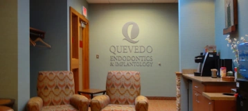 Quevedo Endodontics & Implantology