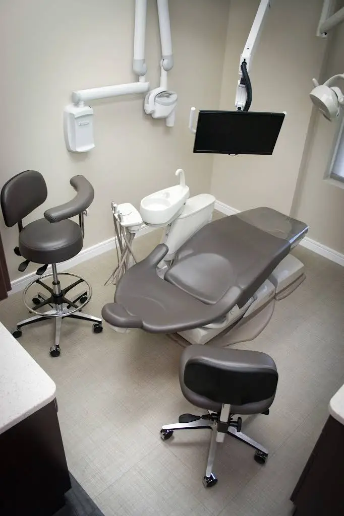 Hillsborough Comprehensive Dental Care - Professional dental clinic exterior with modern facilities