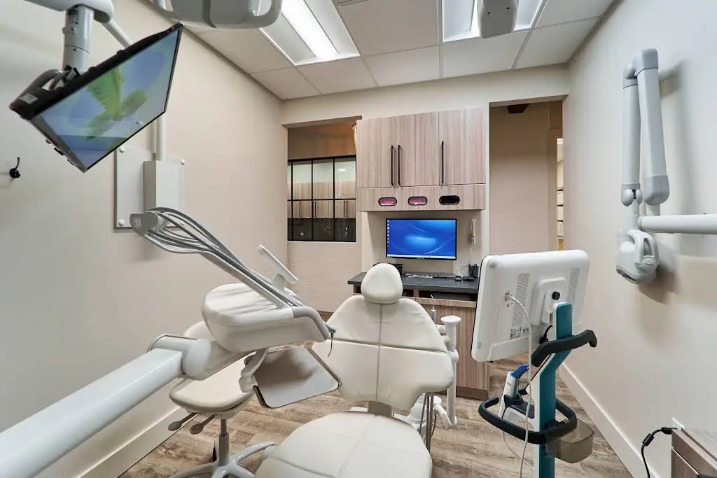 Promenade Smiles Family Dentistry - Professional dental clinic exterior with modern facilities