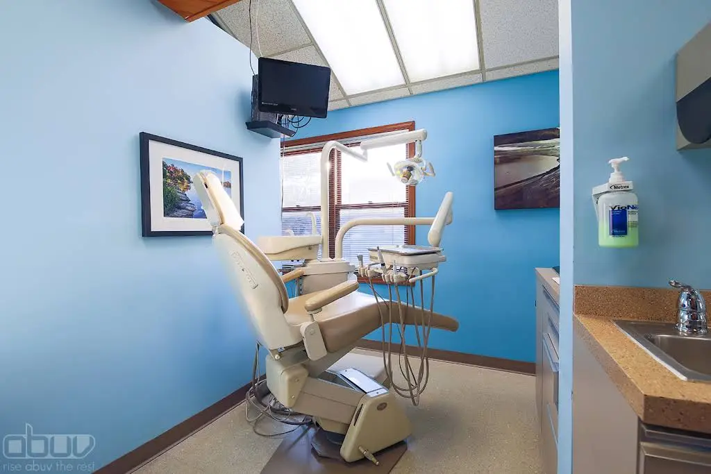 Nathan C. Steele, D.M.D. - Professional dental clinic exterior with modern facilities