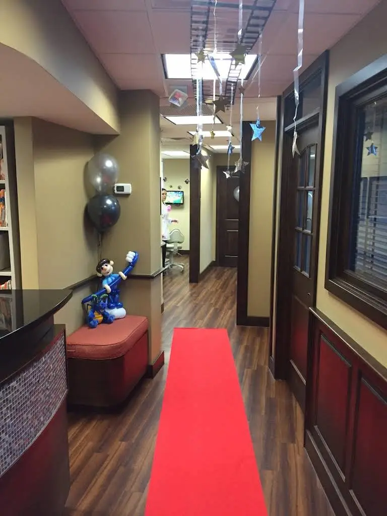 Michael J Armento DMD - Professional dental clinic exterior with modern facilities