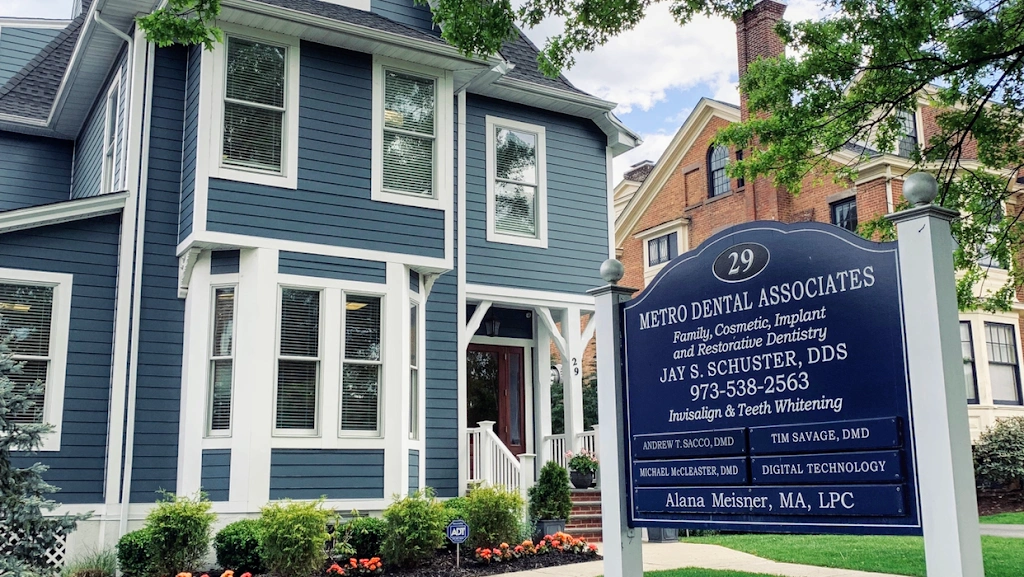 Metro Dental Associates - Professional dental clinic exterior with modern facilities