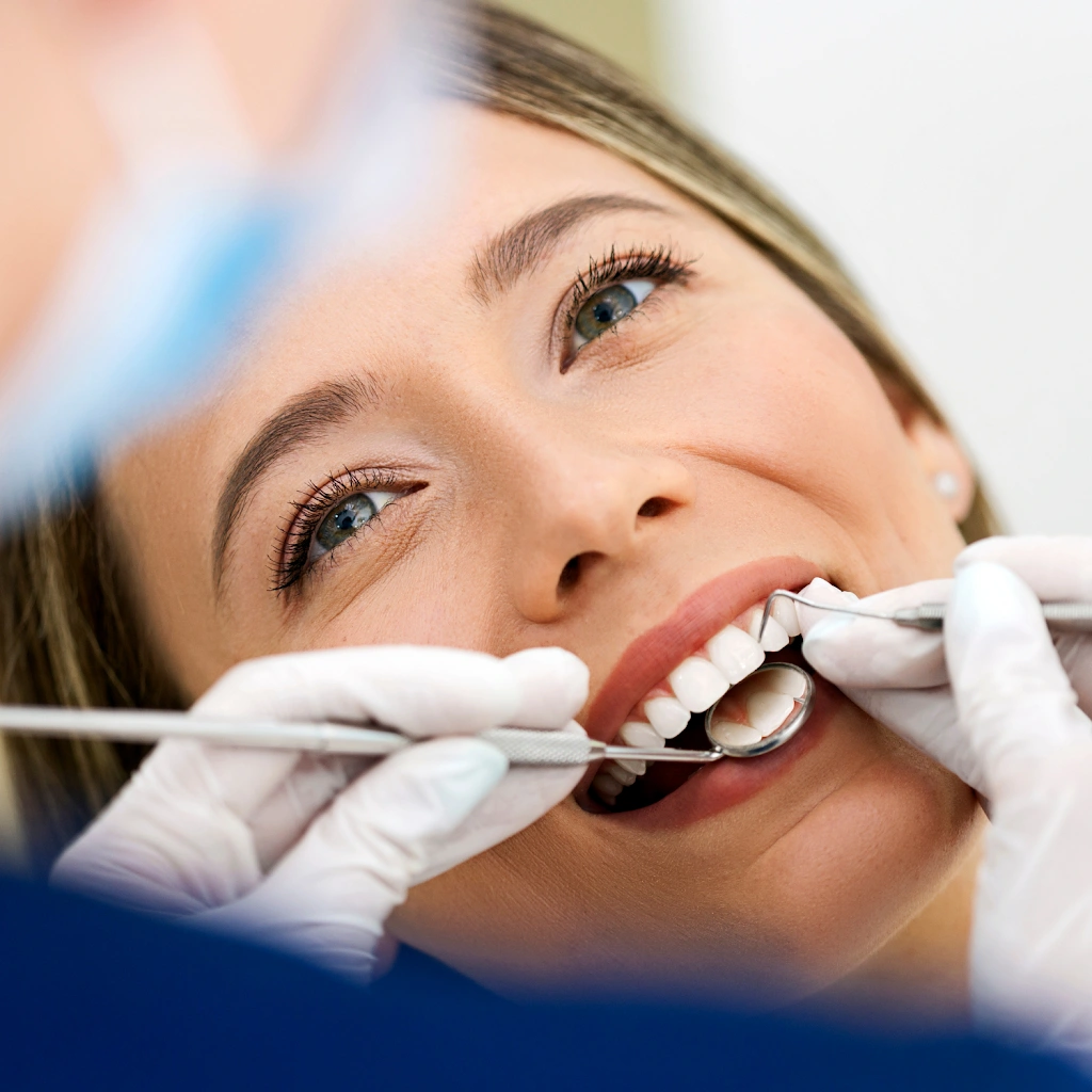 Dental, Dentures & Implants - Dr. Nathan Faber - Professional dental clinic exterior with modern facilities