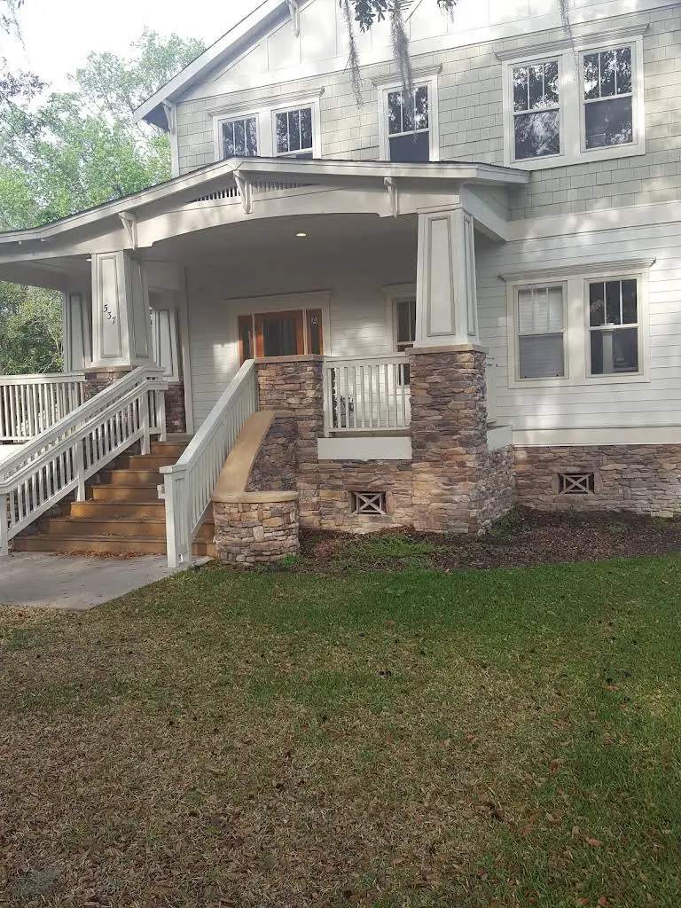 Goolsby Family Dentistry - Professional dental clinic exterior with modern facilities