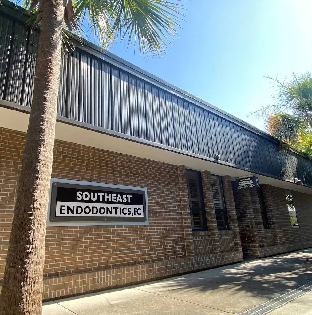 Southeast Endodontics - Professional dental clinic exterior with modern facilities