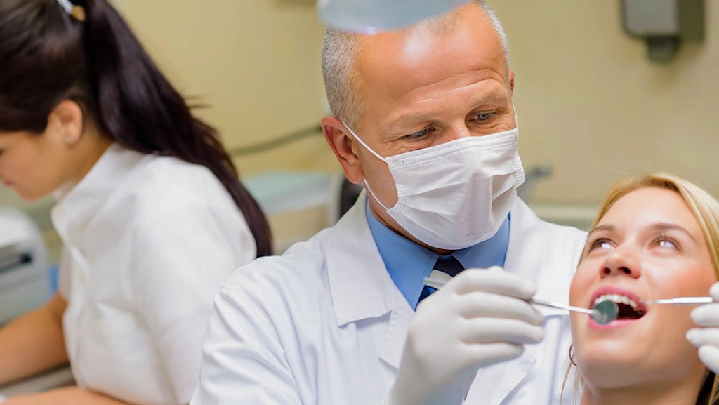 Philadelphia Dental - Professional dental clinic exterior with modern facilities