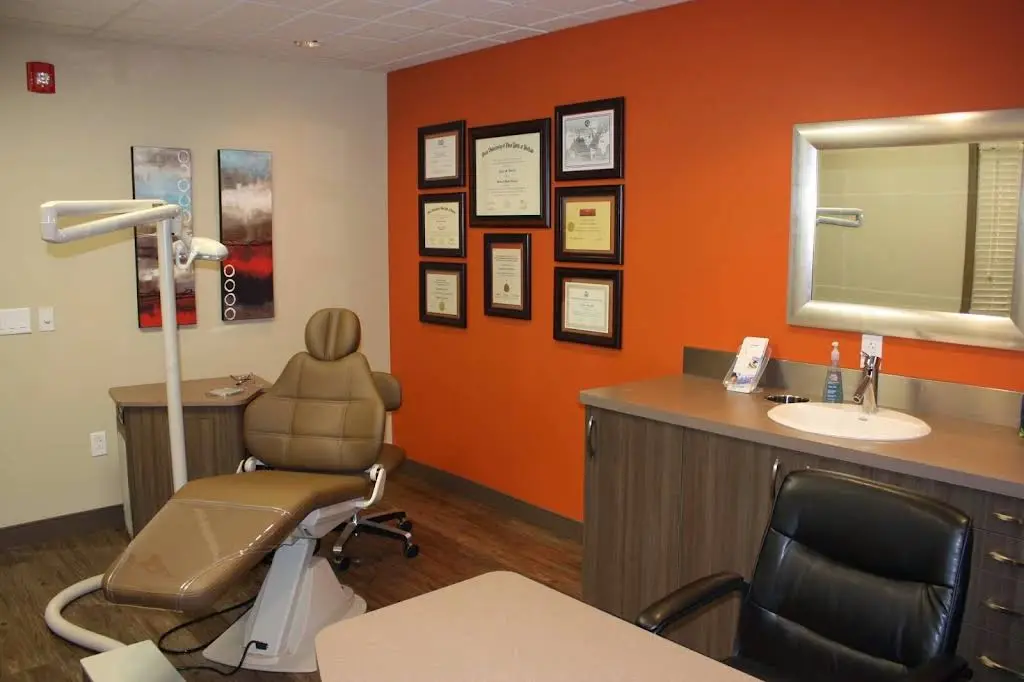 Braces of Greece - Professional dental clinic exterior with modern facilities