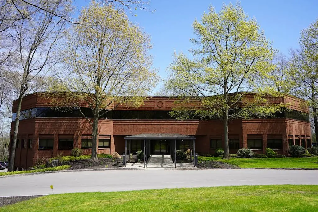 Brodine Prosthodontics - Professional dental clinic exterior with modern facilities