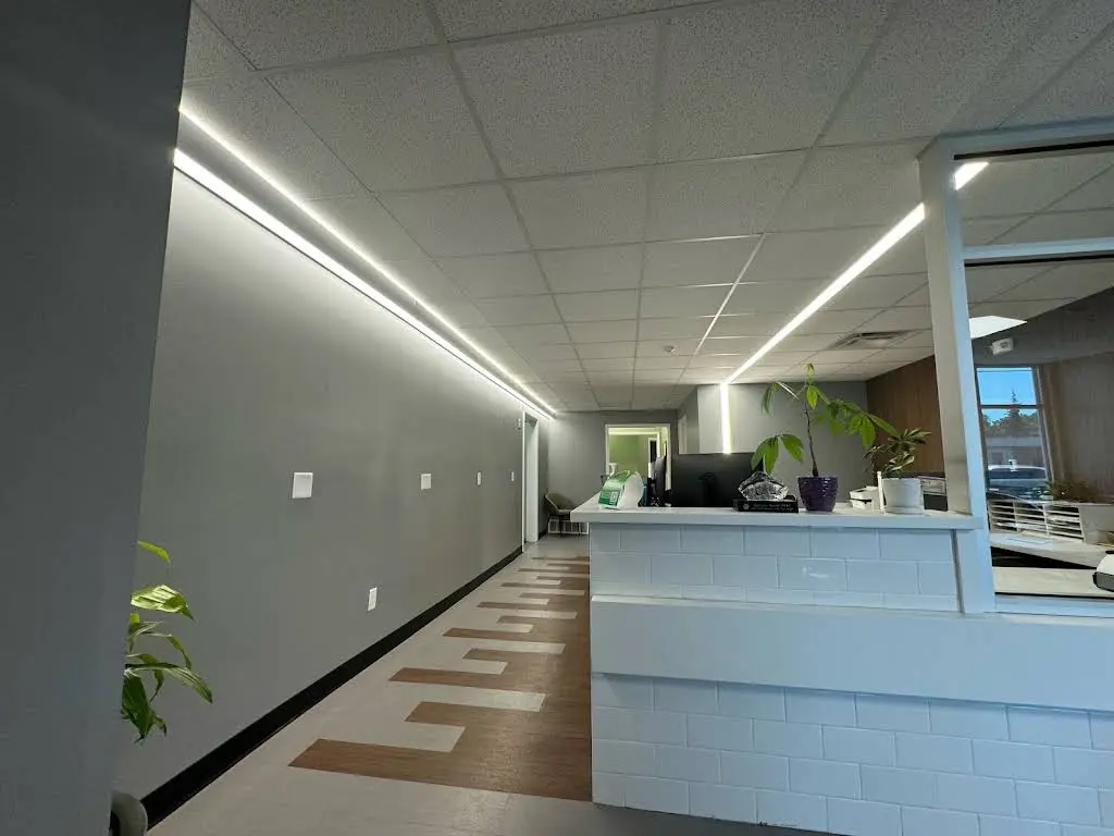 Applegate Dental PLLC - Professional dental clinic exterior with modern facilities