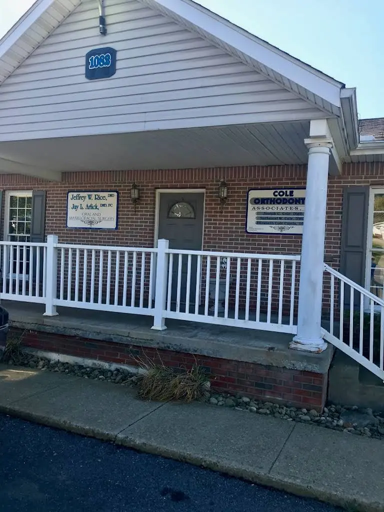 Cole Orthodontic Associates - Professional dental clinic exterior with modern facilities