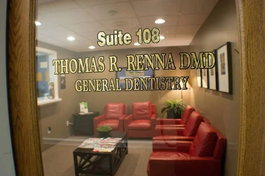 Thomas R. Renna DMD - Professional dental clinic exterior with modern facilities