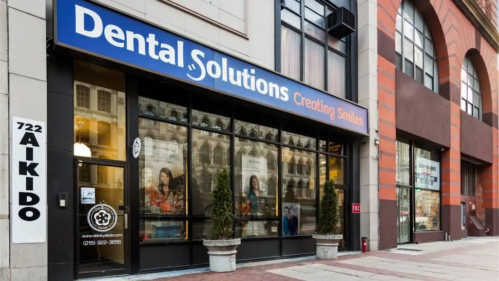 Dental Solutions Market Street - Professional dental clinic exterior with modern facilities