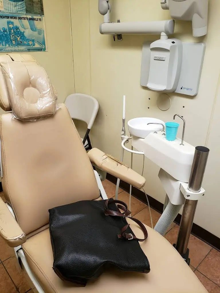 Gelman Dental Associates - Professional dental clinic exterior with modern facilities