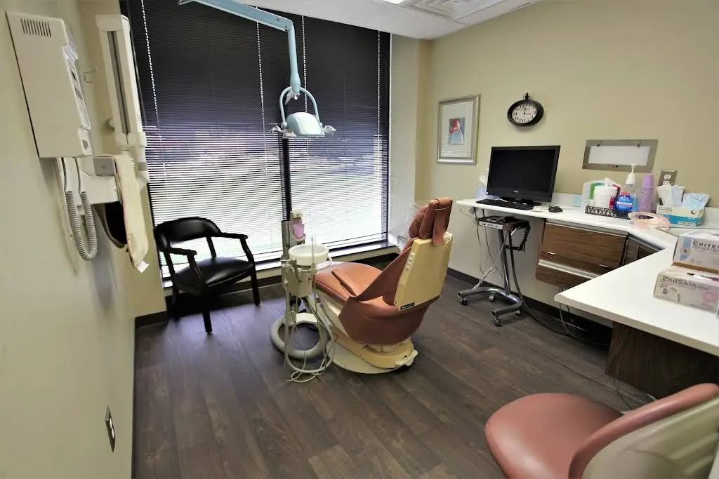 Huntingdon Valley Dentistry - Professional dental clinic exterior with modern facilities