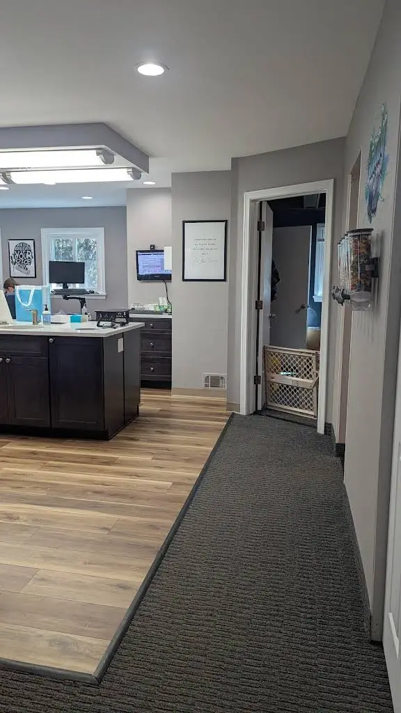 Gleason Orthodontics - Professional dental clinic exterior with modern facilities