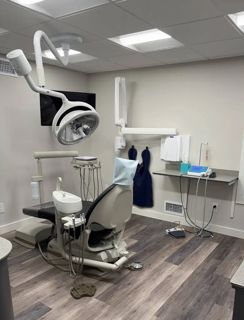 Warren Dental Design - Professional dental clinic exterior with modern facilities