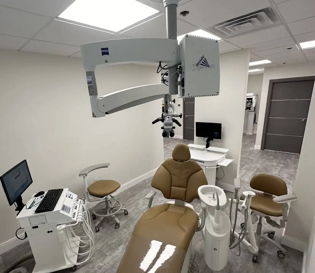 Hamilton Endodontics - Professional dental clinic exterior with modern facilities