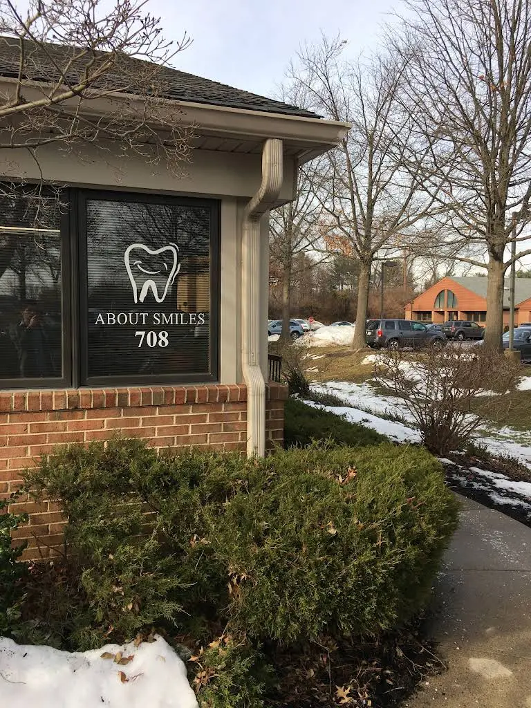 About Smiles, LLC