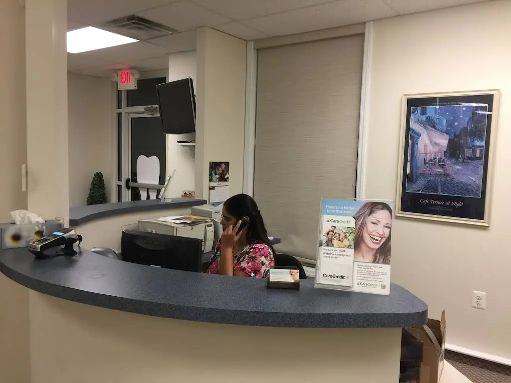 Hamilton Smiles - Professional dental clinic exterior with modern facilities