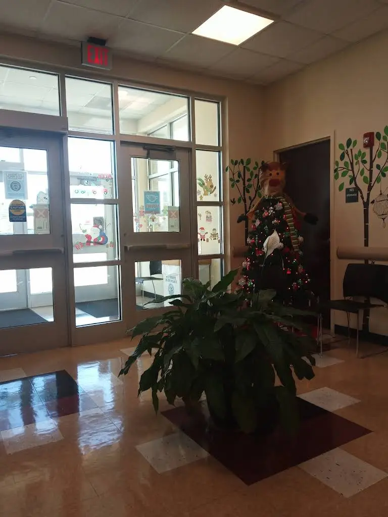 WellPartners Lexington Dental - Professional dental clinic exterior with modern facilities