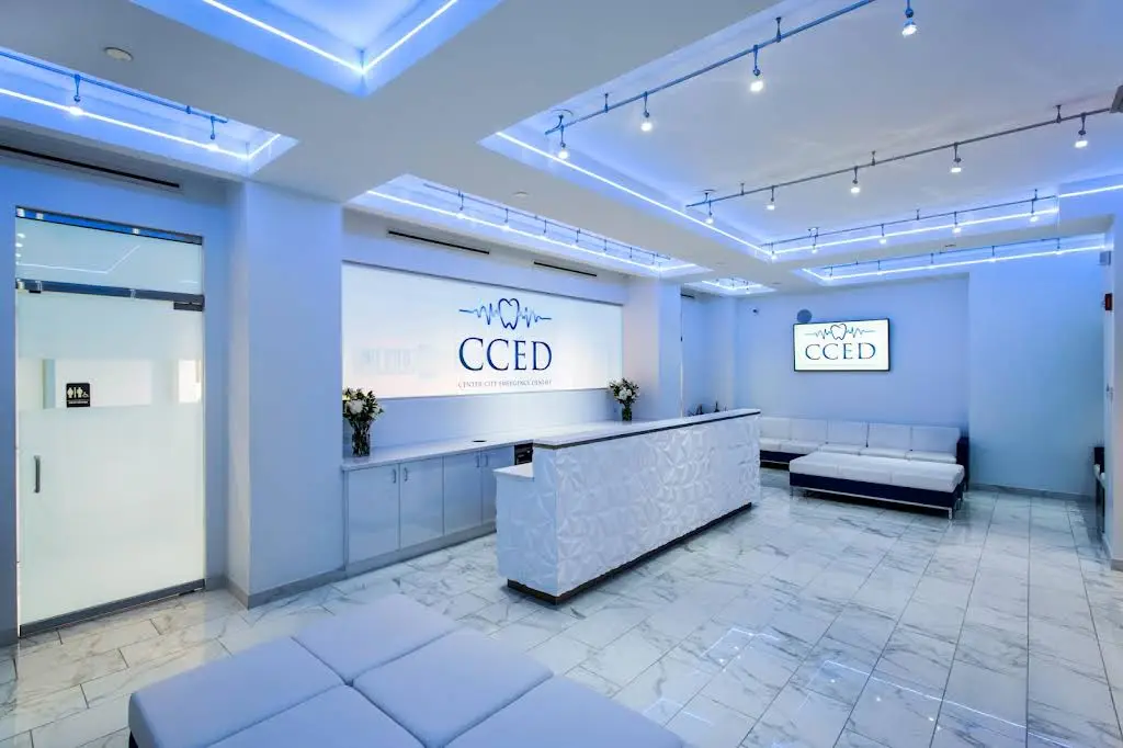 Center City Emergency Dentist - Professional dental clinic exterior with modern facilities
