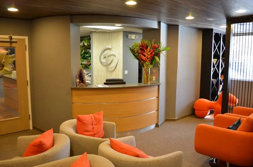 Craig S. Donn, DDS - Professional dental clinic exterior with modern facilities
