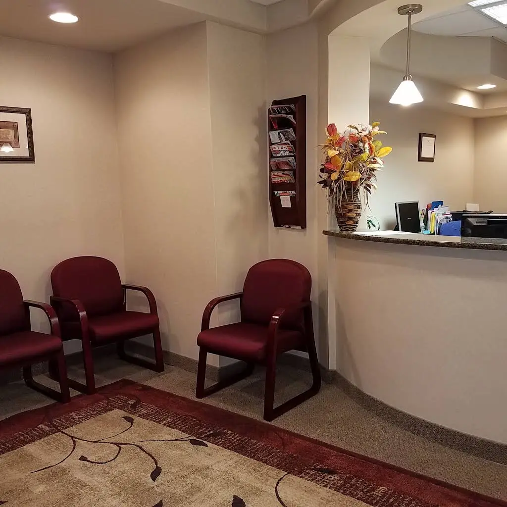 Lakeside Dental - Cosmetic & Family Dentistry - Professional dental clinic exterior with modern facilities