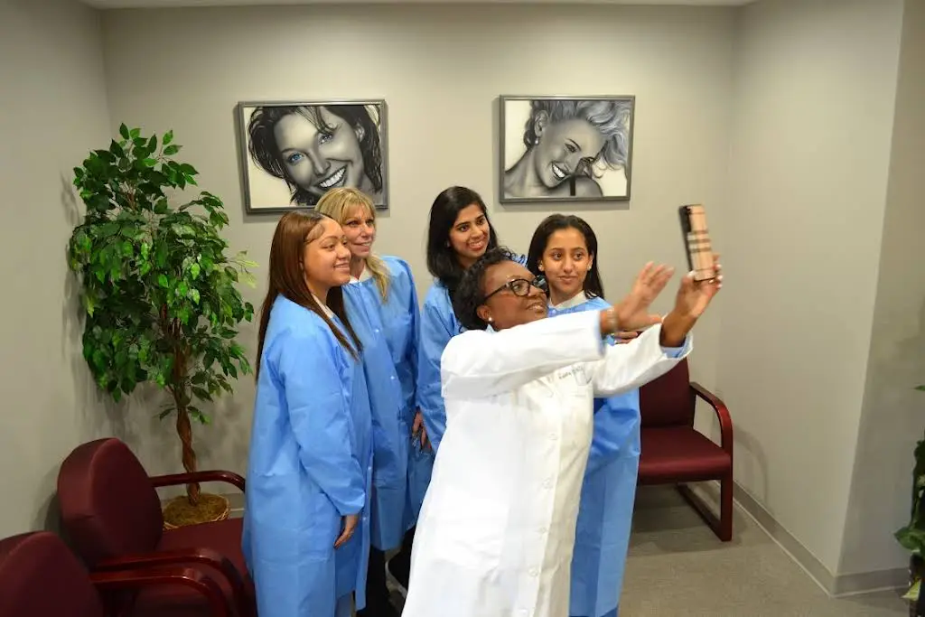 Lakeside Dental - Cosmetic & Family Dentistry