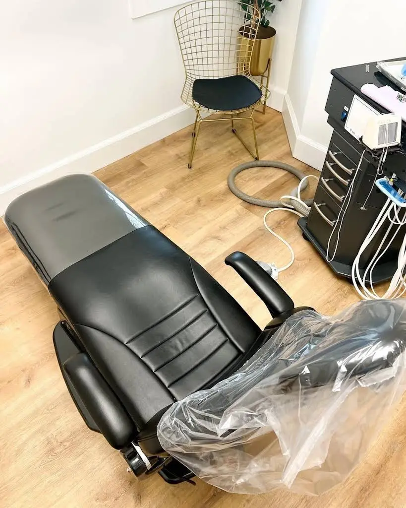 Modern Micro Endodontics - Professional dental clinic exterior with modern facilities