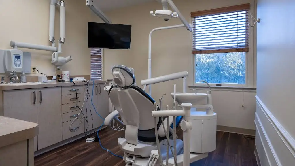Florham Park Dental Excellence - Professional dental clinic exterior with modern facilities