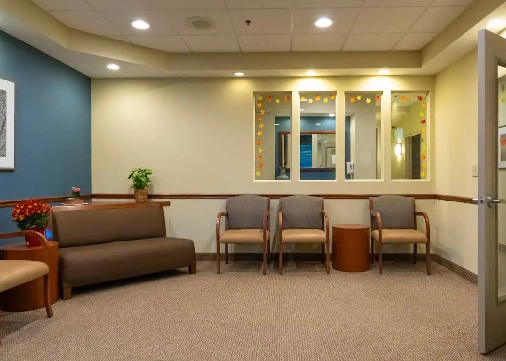 Dental Innovations by Jonathan Glatt, DMD - Professional dental clinic exterior with modern facilities