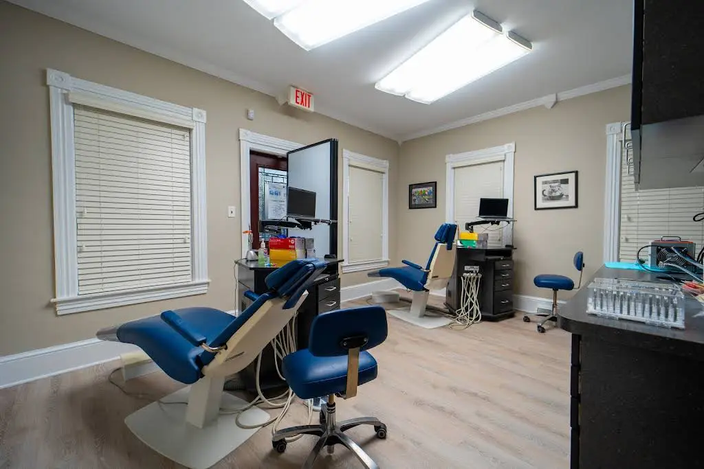 Centerton Orthodontics - Professional dental clinic exterior with modern facilities
