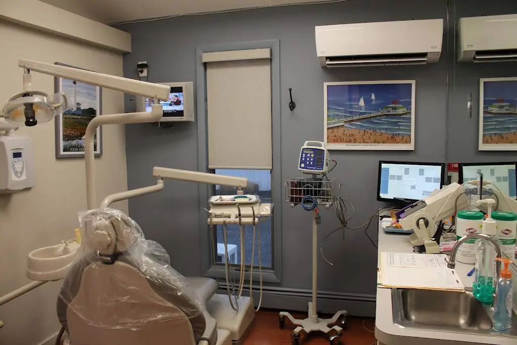 Bridgeton Dental Associates - Professional dental clinic exterior with modern facilities