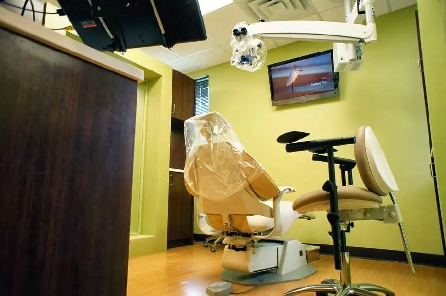 Allied Endodontics - Professional dental clinic exterior with modern facilities
