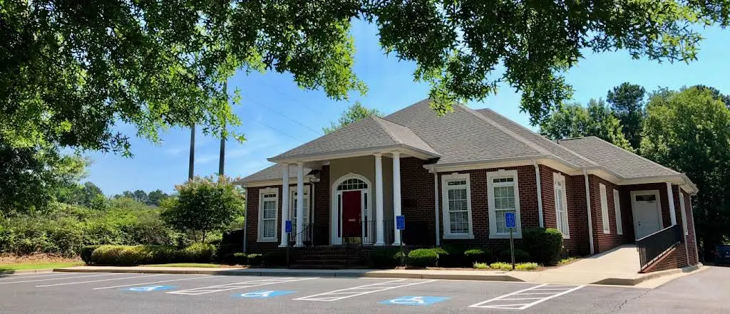 Evans Family Dental Associates - Professional dental clinic exterior with modern facilities