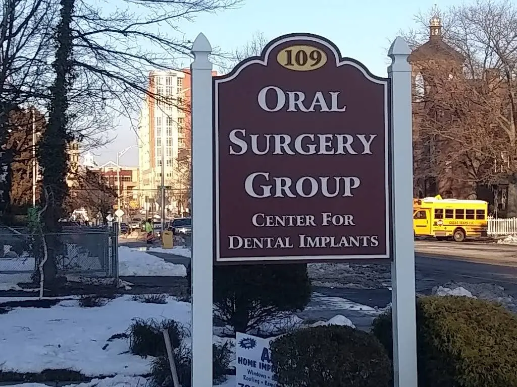 Oral Surgery Group, Dental Implants & Wisdom Teeth