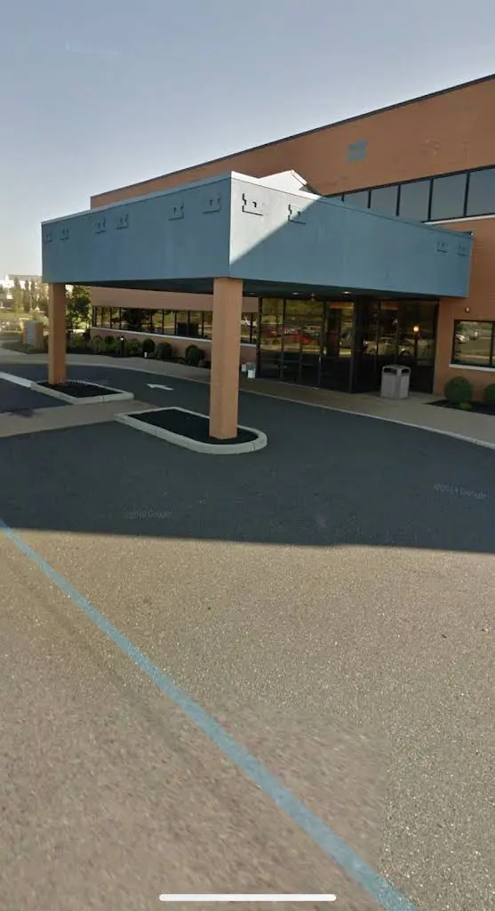 Windsor Dental - Dr. Susan Cherian - Professional dental clinic exterior with modern facilities