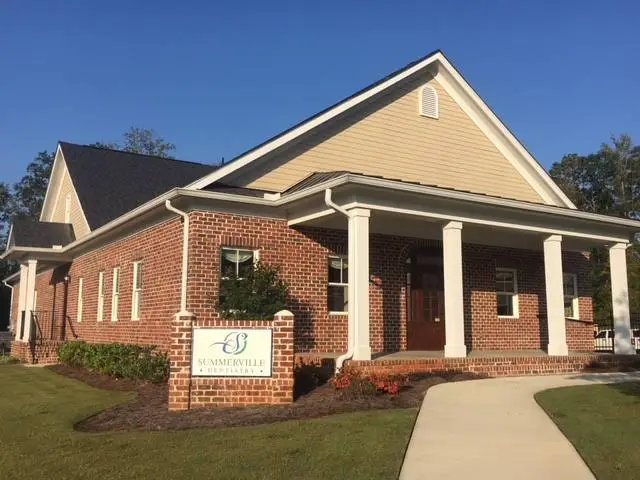 Summerville Family and Cosmetic Dentistry - Professional dental clinic exterior with modern facilities