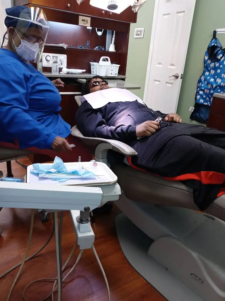 Moses Pediatric Dentistry - Professional dental clinic exterior with modern facilities
